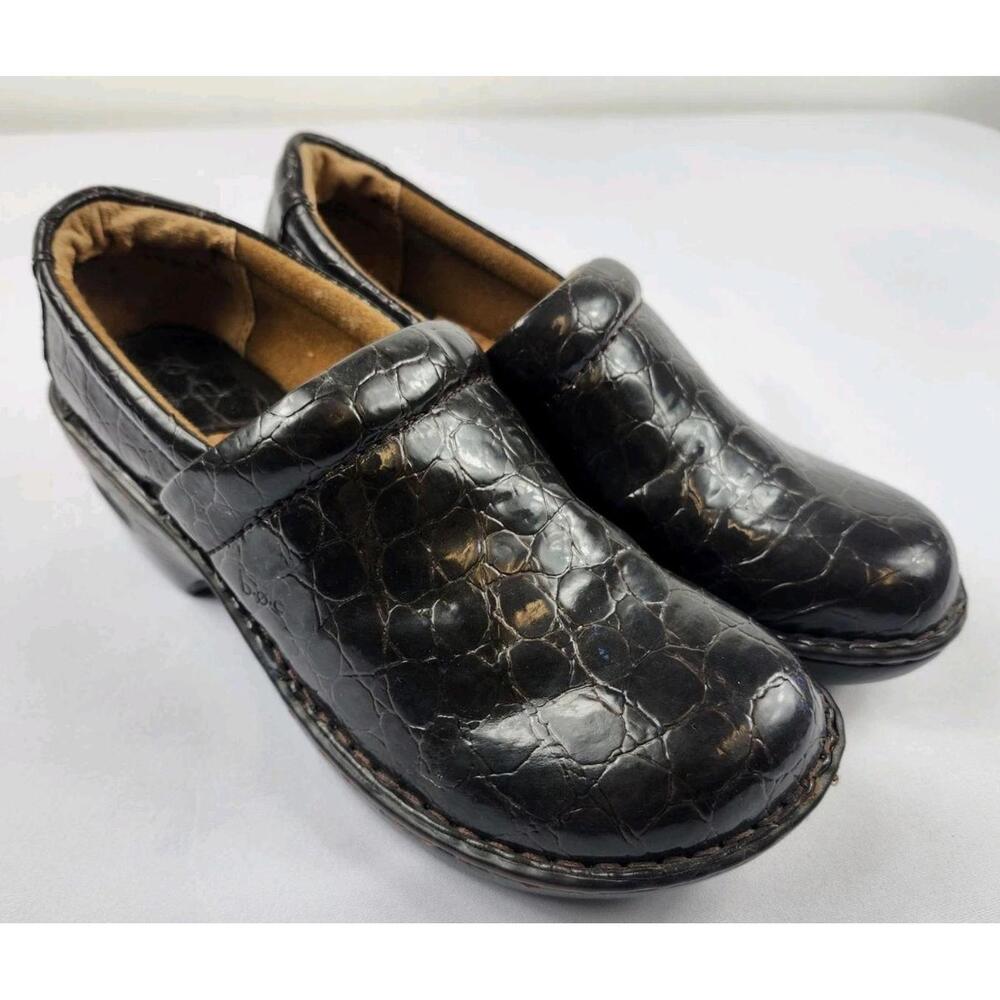 Womens 7-M Born b.o.c Clogs Nursing Shoes Heels Brown Animal Print NEW